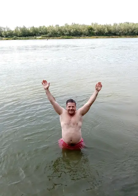 Кива из Троицка, мне 49, познакомлюсь на одну ночь