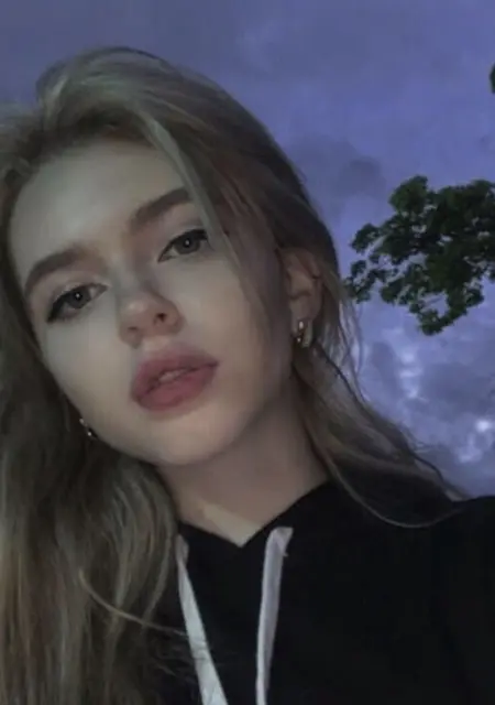 Я Анастасия, 21, из Рязани, ищу знакомства без обязательств