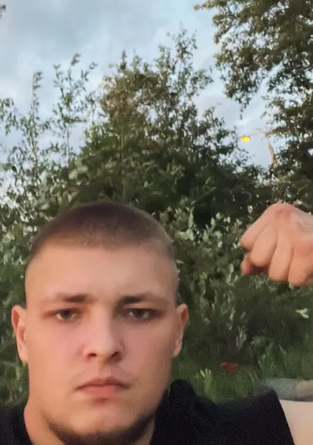 Я Дмитрий, 22, знакомлюсь на одну ночь в Череповце