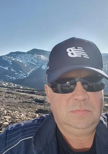 Я Андрей Юрьевич, 54, из Томска, ищу знакомства без обязательств