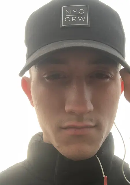 Я Михаил, 21, знакомлюсь на одну ночь в Перми