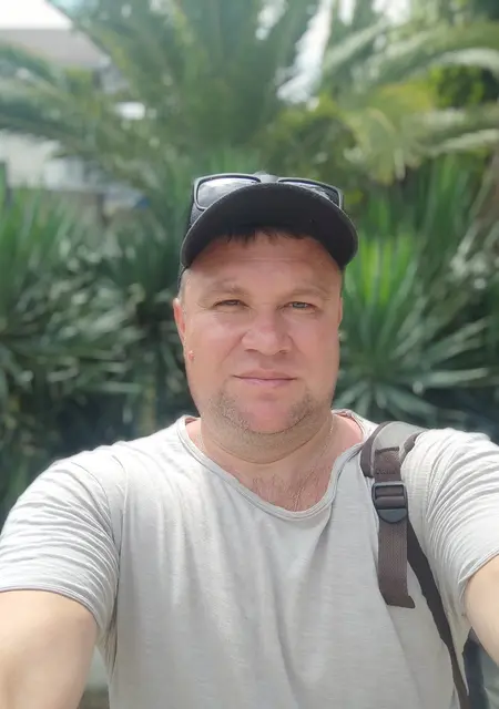 Олег из Сочи, ищу на сайте знакомства на одну ночь