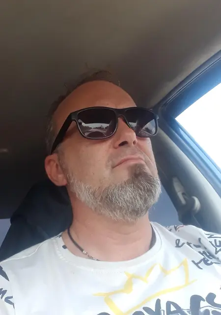 Иван из Симферополя, ищу на сайте приятное времяпровождение