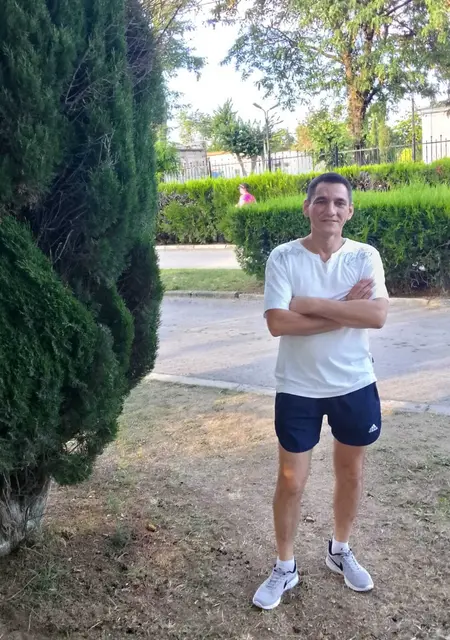 Евгений из Евпатории, ищу на сайте открытые отношения