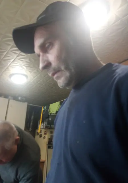 Я Volodeklamailry, 46, знакомлюсь на одну ночь в Казани