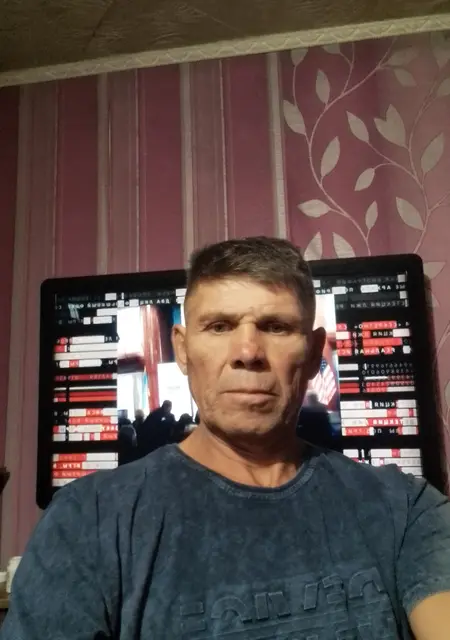 Я Евгений, 50, знакомлюсь для постоянных отношений в Сургуте