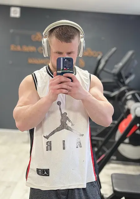 Я Михаил, 33, из Москвы, ищу знакомство для дружбы