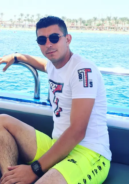 Я Давид, 37, знакомлюсь на одну ночь в Крымске