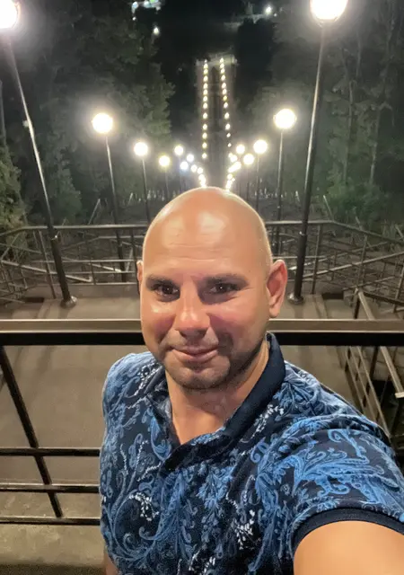 Дмитрий из Новочеркасска, ищу на сайте знакомства на одну ночь