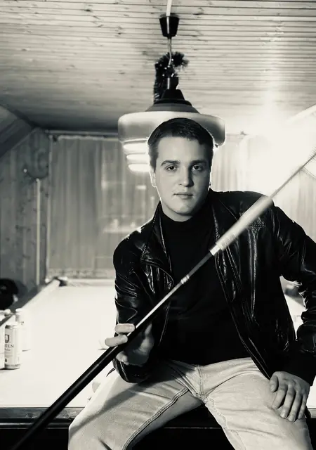 Владислав из Новомосковска, мне 22, познакомлюсь для общения