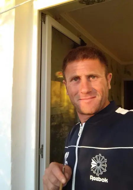 Я Саша, 44, из Витязева, ищу знакомства без обязательств