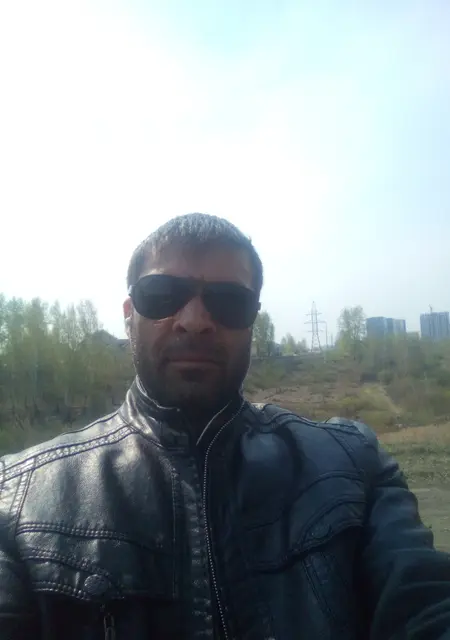 Я Толя, 40, из Тюмени, ищу знакомства на одну ночь