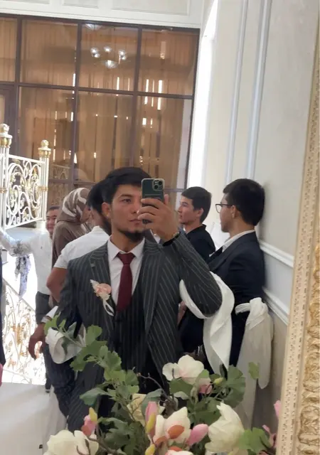 Я Иван, 21, из Усинска, ищу знакомство для открытые отношения