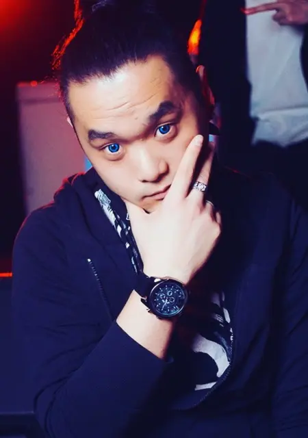 Я Евгений, 34, знакомлюсь на одну ночь в Санкт-Петербурге