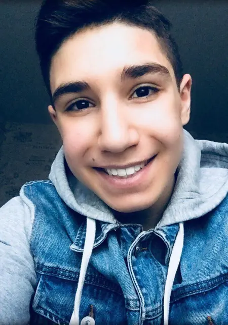 Я Александр, 27, из Первоуральска, ищу знакомства без обязательств